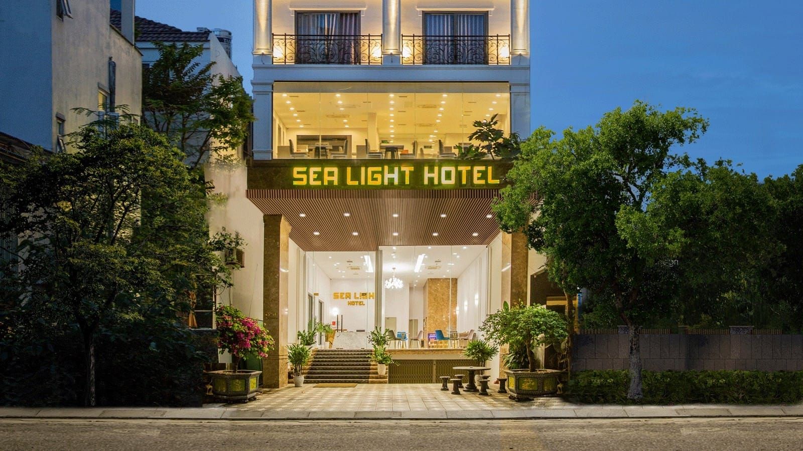 Sea Light Hotel: Your Ultimate Stay in the Heart of Da Nang’s Beach Paradise