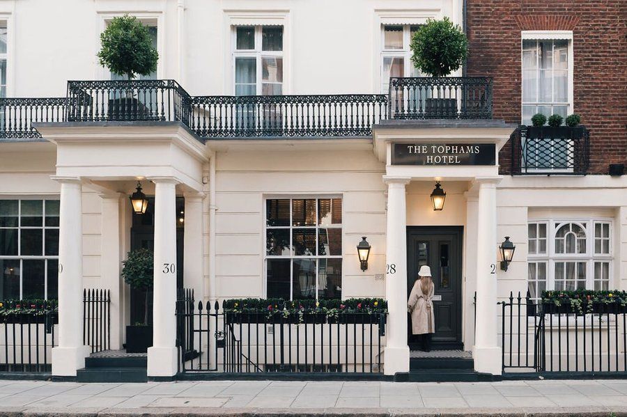 Top 10 Affordable Hotels Near London City Airport: Your Ultimate Guide to Budget-Friendly Stays