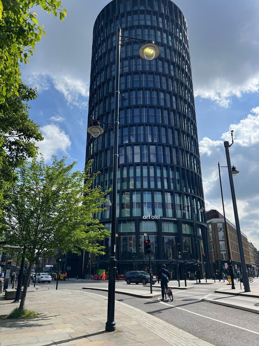 Art’otel London Hoxton: The Trendiest Stay for Creatives and Explorers in the Heart of London