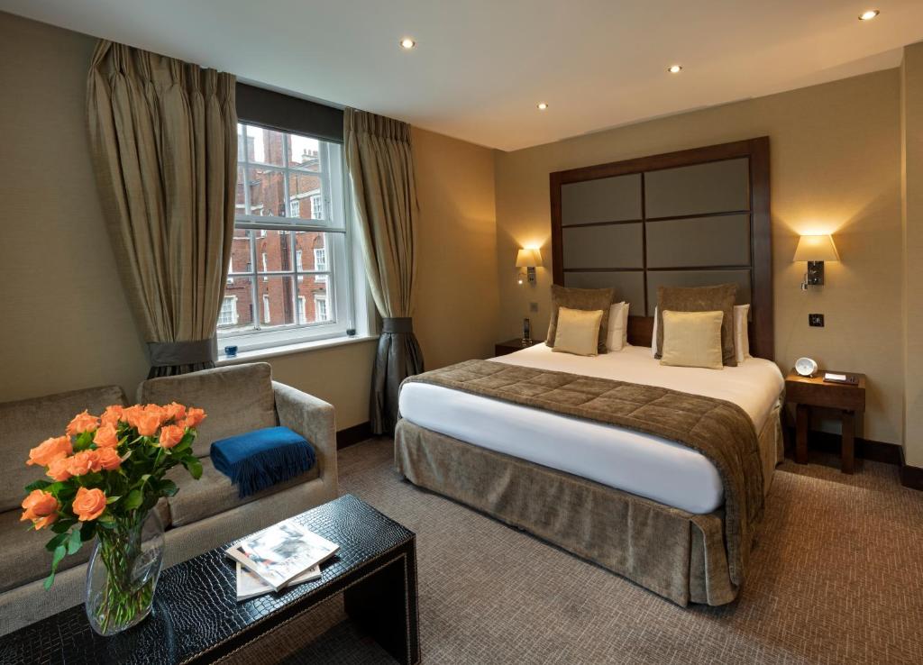 Best Hotels Near London’s Camden Town: Top Places to Stay for Your London Adventure