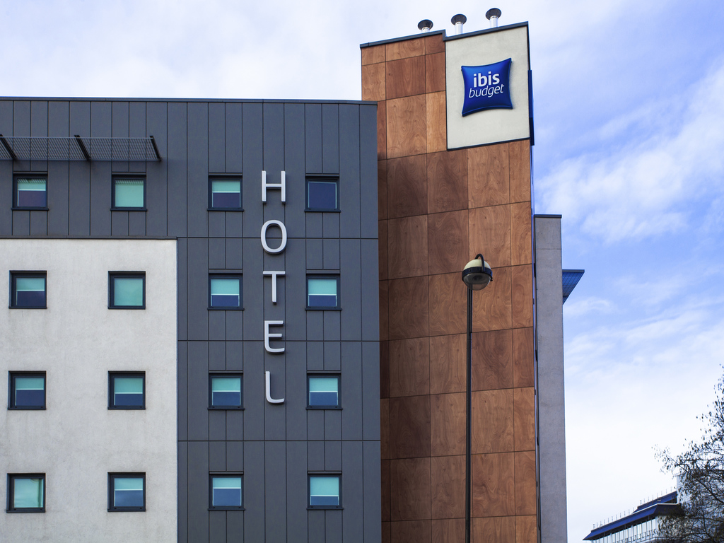 Best Hotels Near London’s Camden Town: Top Places to Stay for Your London Adventure