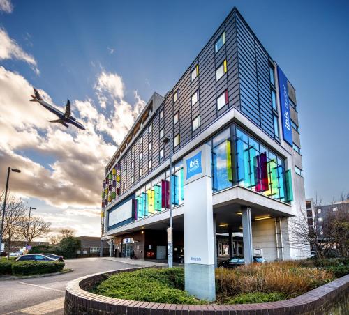 Discover ibis Budget London Heathrow Central: Your Perfect Stay Near the Airport