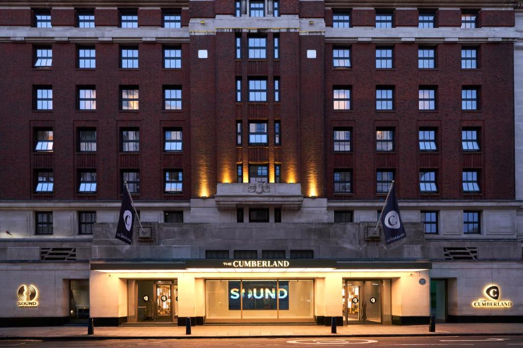 Discover The Cumberland: Your Ultimate Stay in Manly &#8211; A Hidden Gem at Tommy Miahs Raj Hotel London