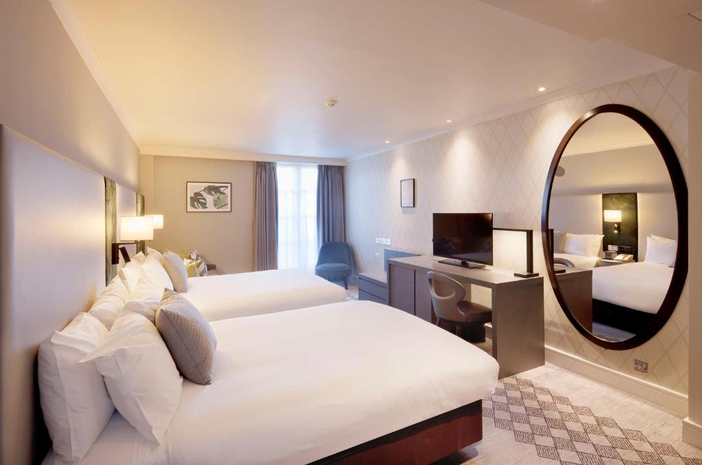 DoubleTree by Hilton London Kensington: The Ultimate Stay in South Kensington