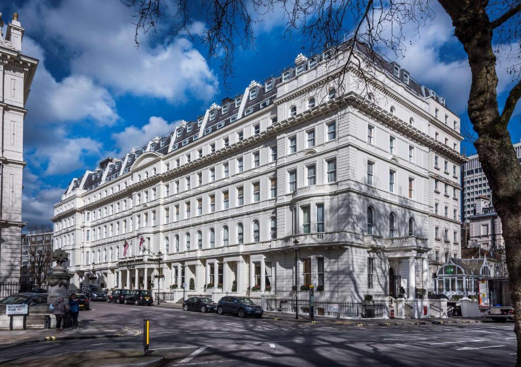 Family Suites in Hotels London: Top Picks for a Comfortable Family Stay in the City