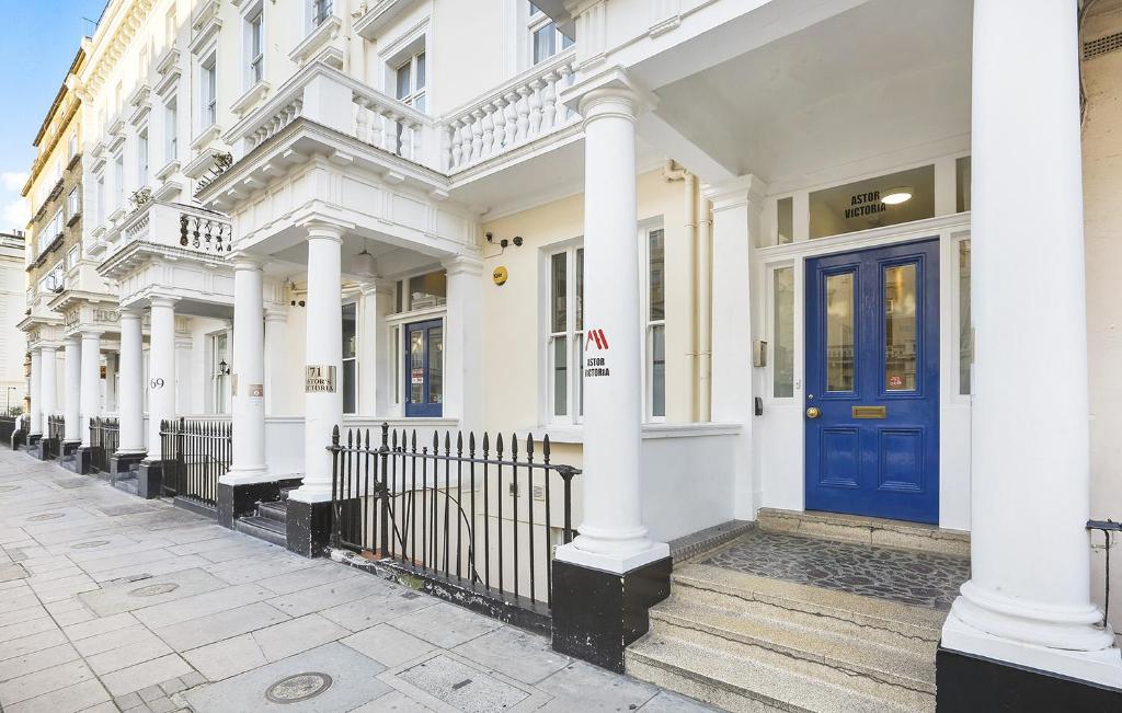 Family Suites in Hotels London: Top Picks for a Comfortable Family Stay in the City