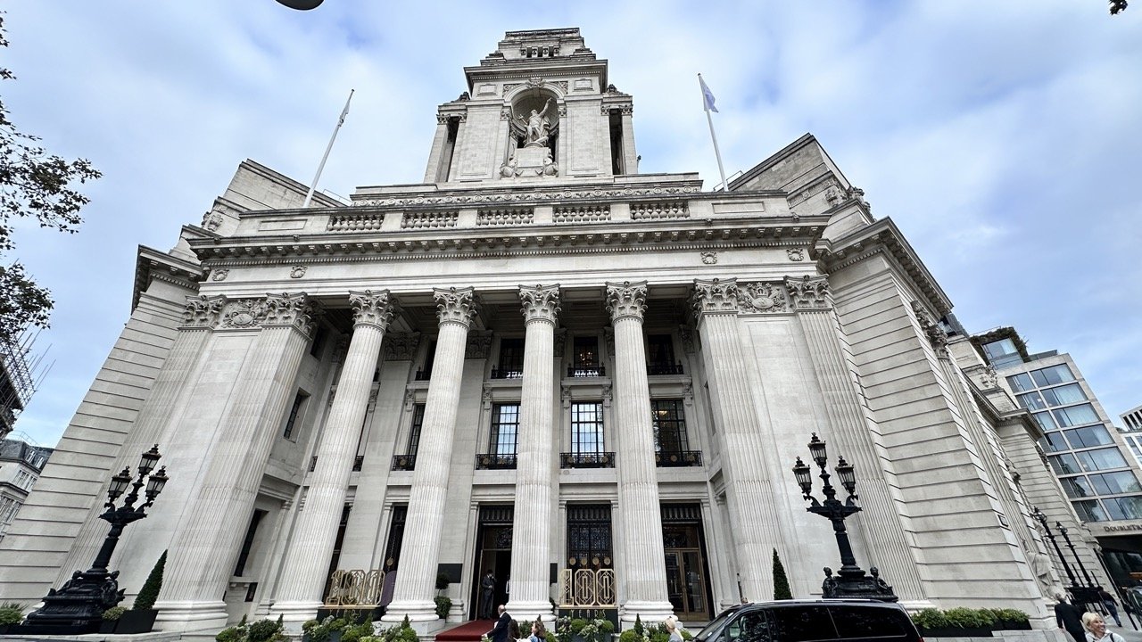 Four Seasons Hotel London at Ten Trinity Square: A Luxurious Escape in the Heart of London
