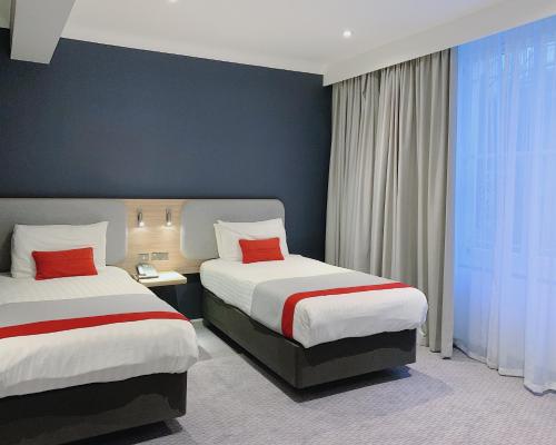 Holiday Inn Express London Victoria, an IHG Hotel: A Perfect Blend of Comfort and Convenience in Central London