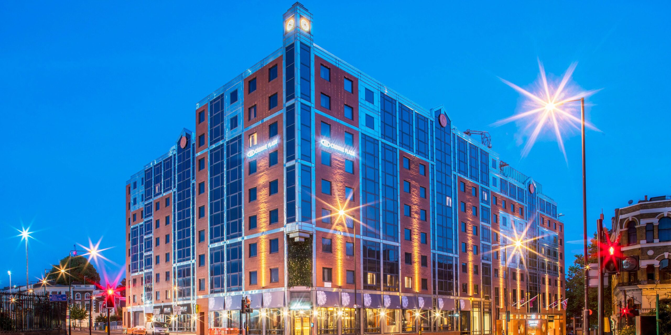 Hotels with Early Check-in London: Top Spots for Early Birds and Adventurers