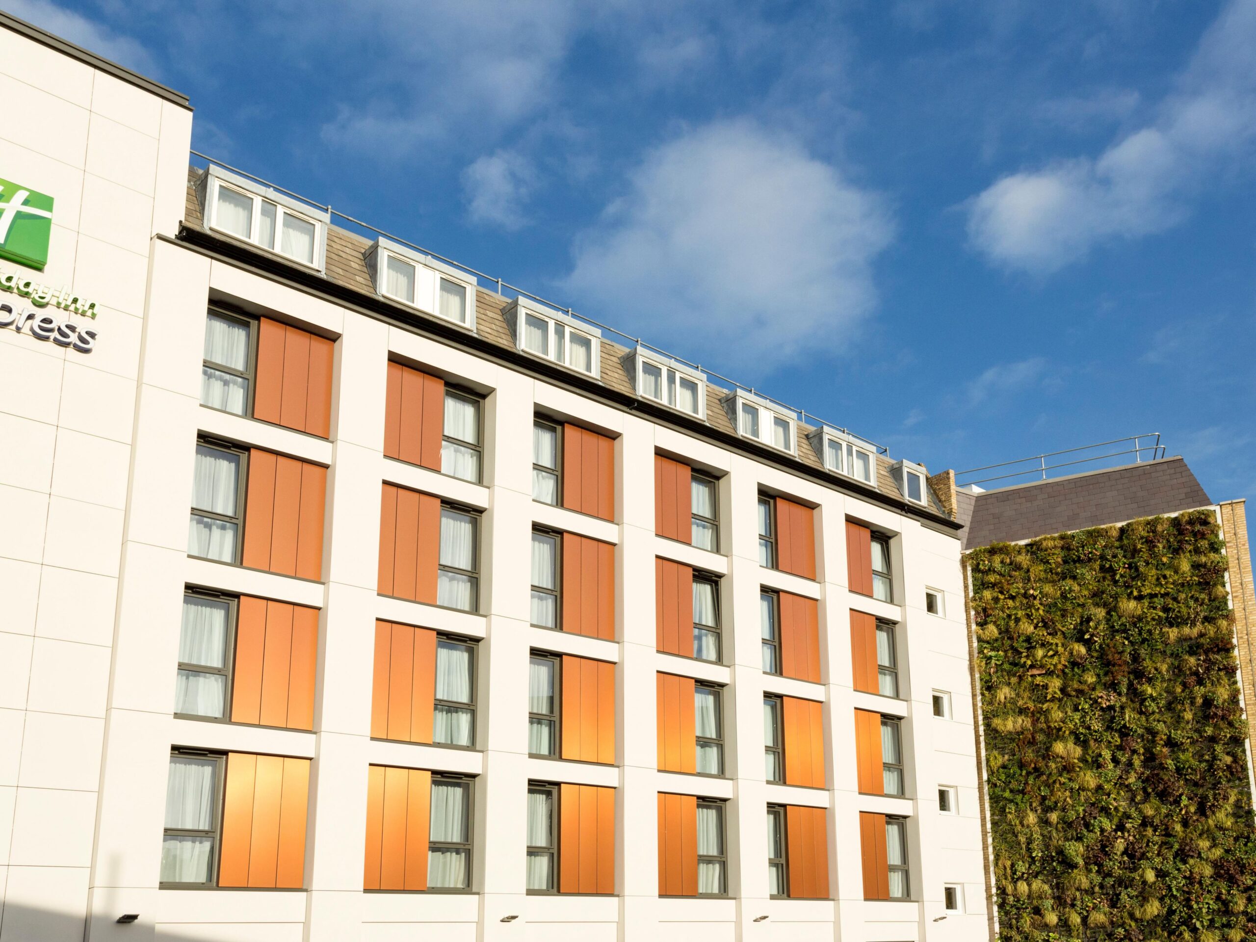 Hotels with Views of London’s Skyline: The Ultimate Guide to Top Stays in the City