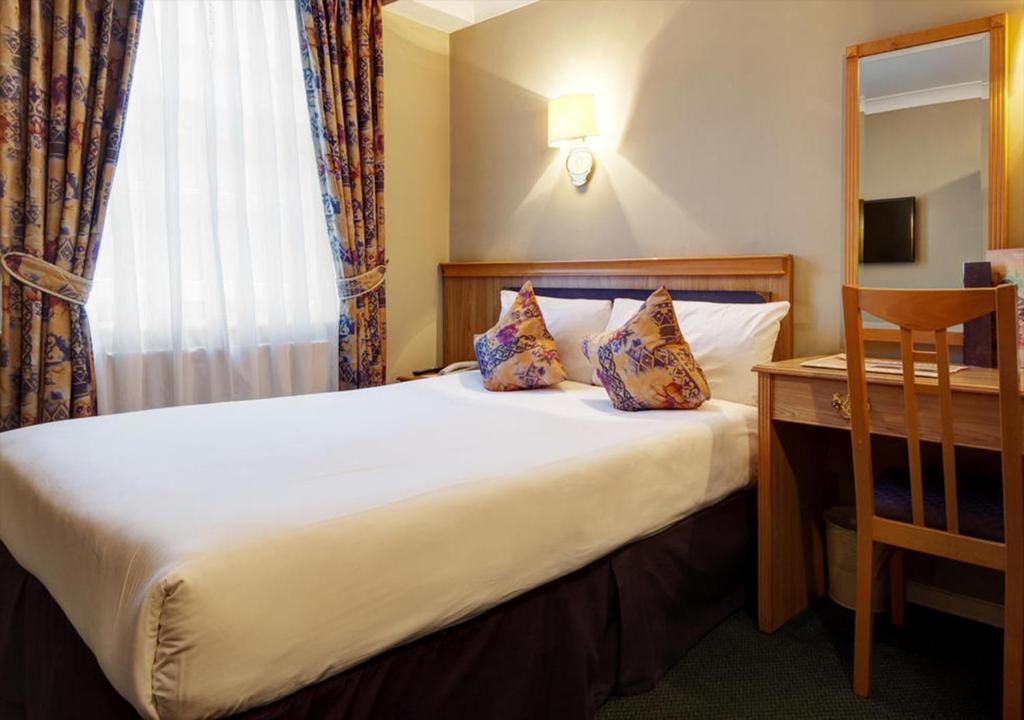 London Hotels Near Big Ben: The Best Stays for a Dreamy London Experience