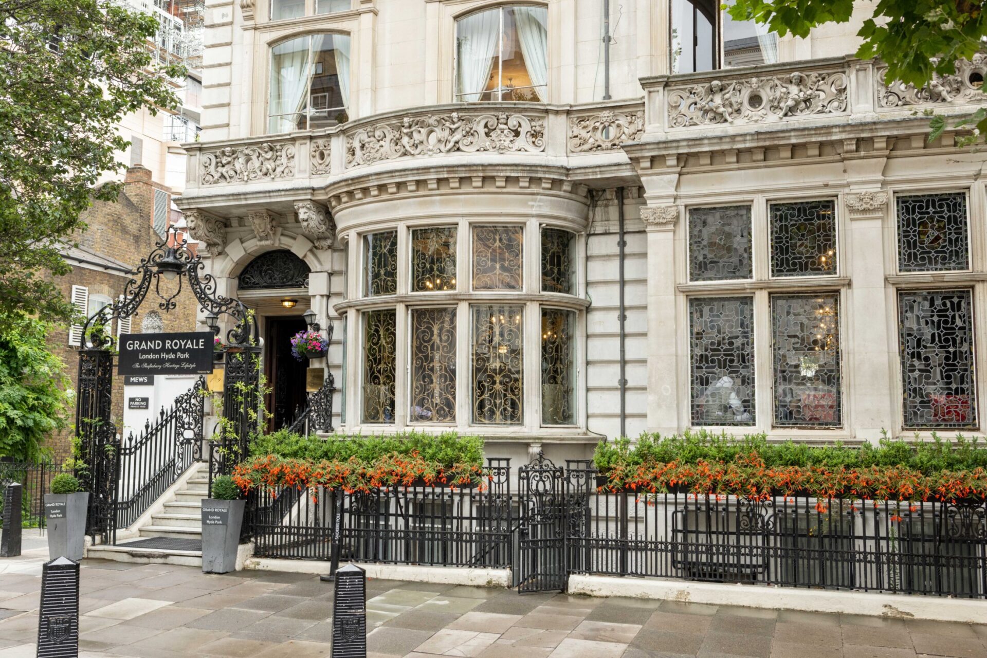 Luxury Hotels Near Hyde Park London: Your Ultimate Guide to the Best Stays