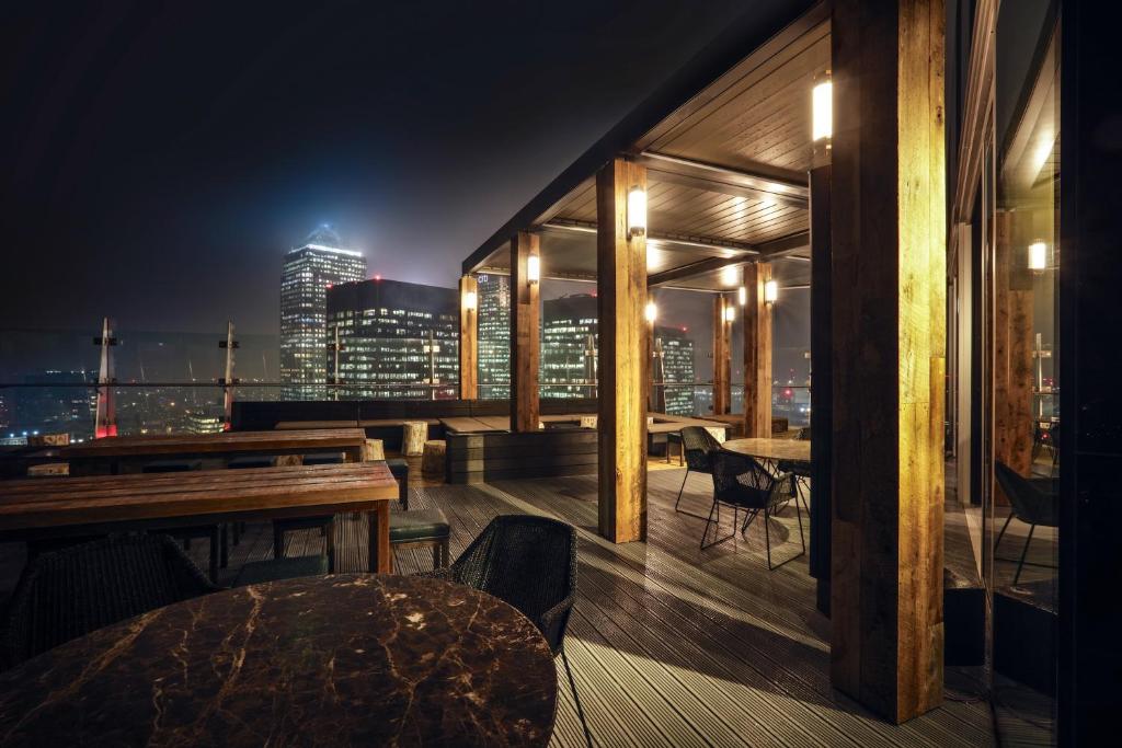 Novotel London Canary Wharf Hotel: Your Ultimate Stay in the Heart of London’s Financial District