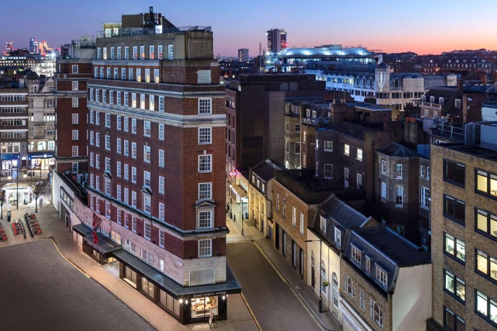 Radisson Blu Edwardian Bond Street Hotel: A Chic and Modern Retreat in the Heart of London