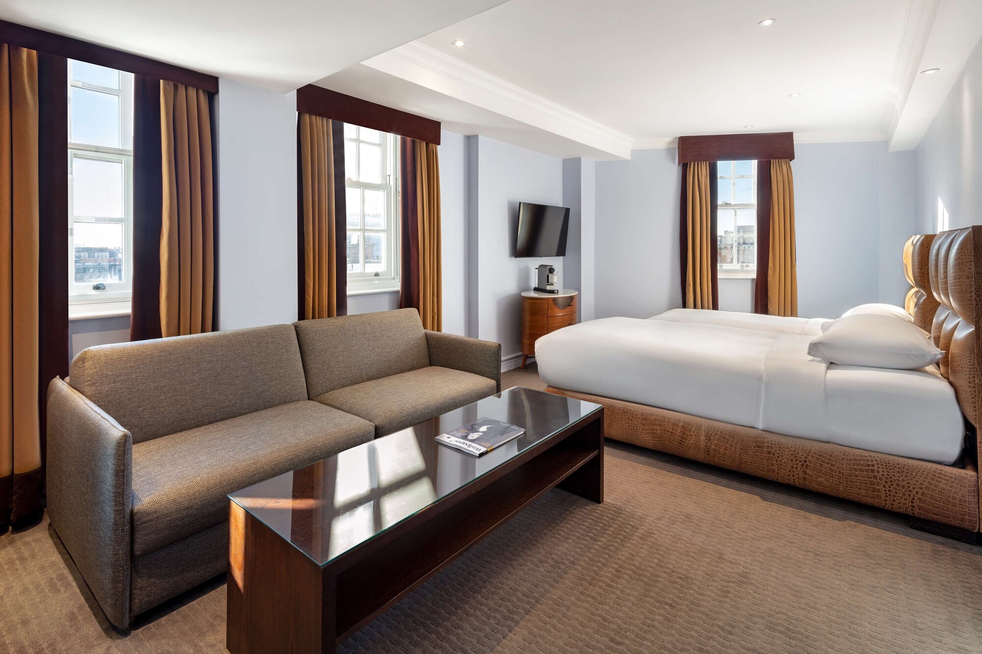 Radisson Blu Edwardian Bond Street Hotel: A Chic and Modern Retreat in the Heart of London