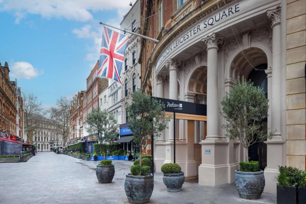 Radisson Blu Hotel, London Leicester Square: The Ultimate Destination for Luxury and Comfort in London