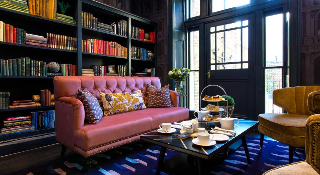 The Academy &#8211; Small Luxury Hotels of the World: An Unforgettable Stay in the Heart of London