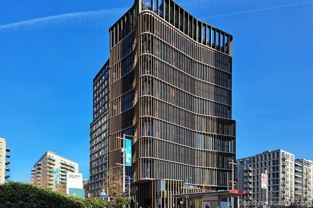 The Gantry London, Curio Collection by Hilton: Your Ultimate Stay in London&#8217;s Trendiest Area