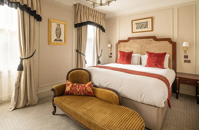 The Leonard Hotel: Your Stylish Escape in Central London