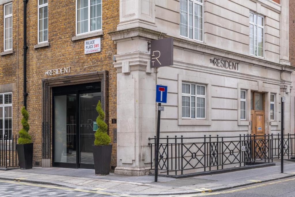 The Resident Victoria: A Dream Stay in the Heart of London