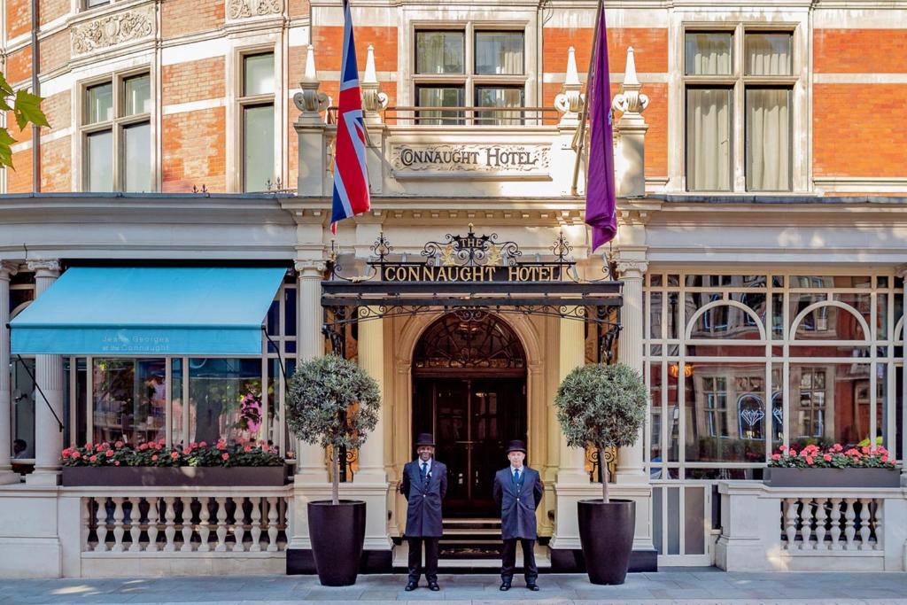 Top 10 Affordable Hotels Near London City Airport: Your Ultimate Guide to Budget-Friendly Stays