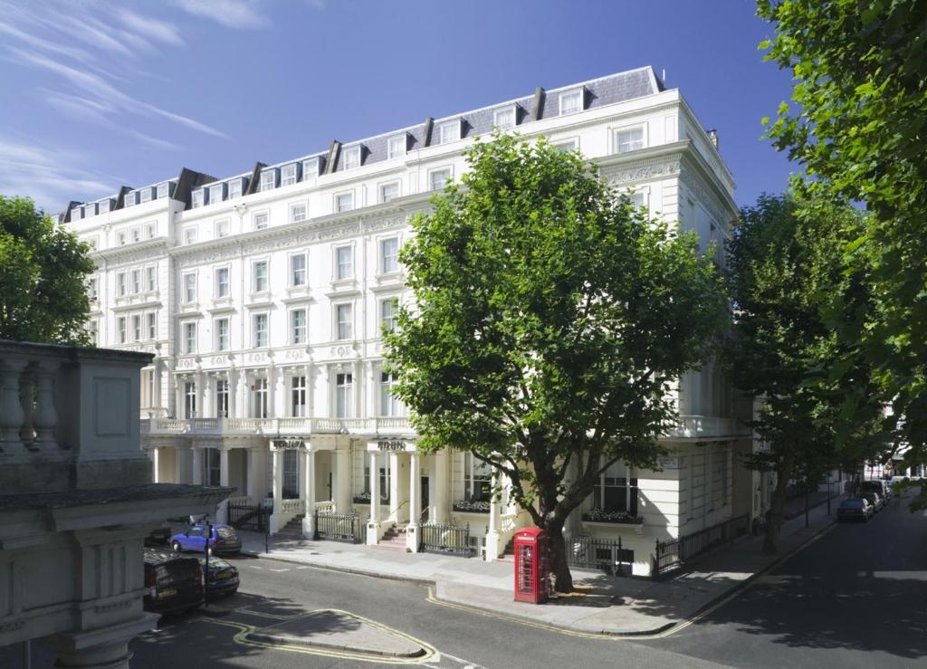 Top 10 Hotels in Knightsbridge London: Top Stays in One of the City&#8217;s Most Prestigious Districts