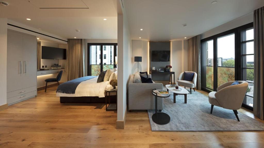 Top 10 Hotels Near Canary Wharf London: The Best Places to Stay for a Perfect London Getaway