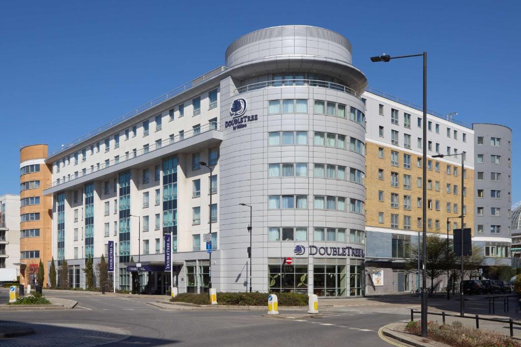 Top 10 Hotels Near the Houses of Parliament London: Top Spots to Stay in the Heart of the City