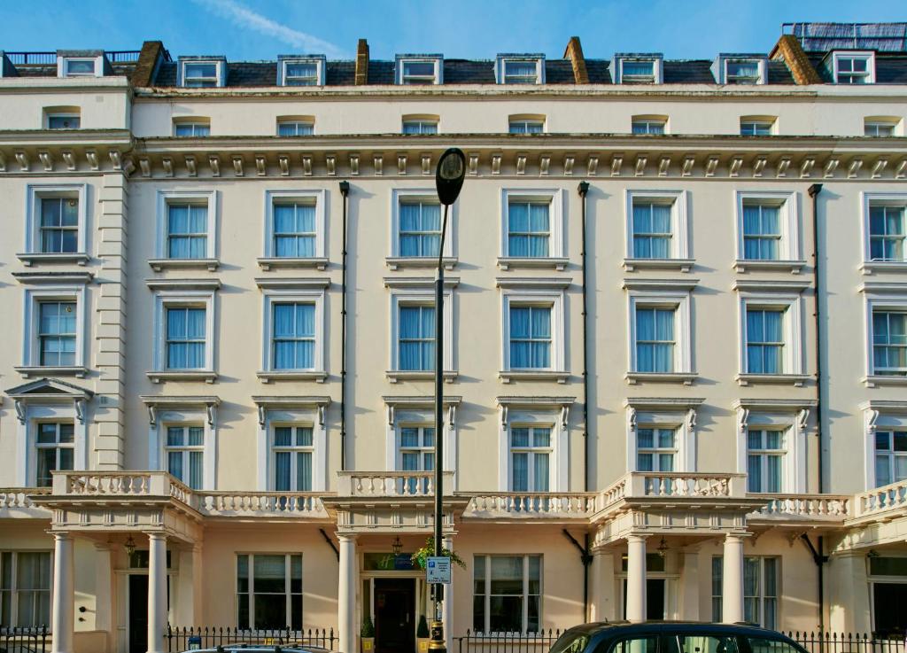 Top 10 Hotels Near the London Dungeon: The Best Spots to Stay for Your Thrilling Adventure