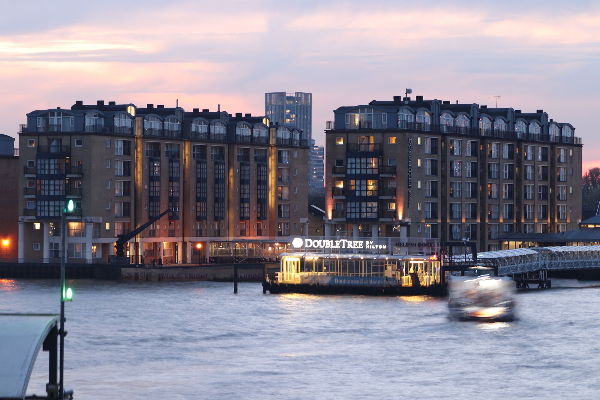 Top 10 Hotels Near the London Dungeon: The Best Spots to Stay for Your Thrilling Adventure