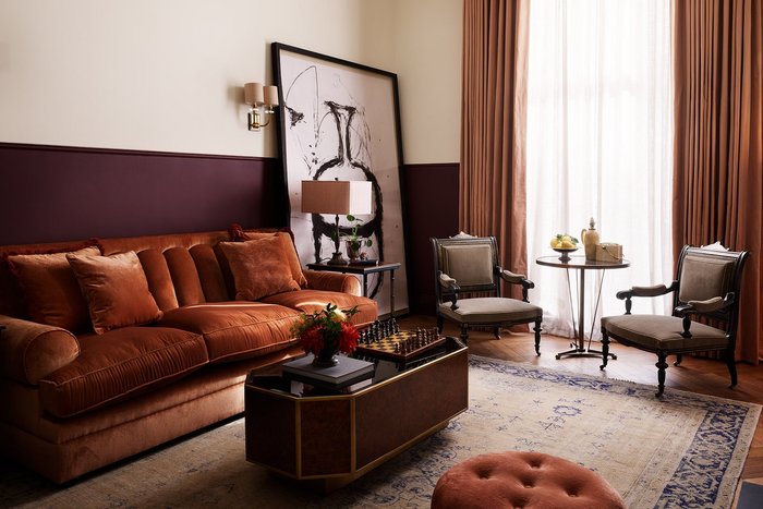 Top 10 Hotels with Room Service in London: Top Stays for Ultimate Comfort and Convenience