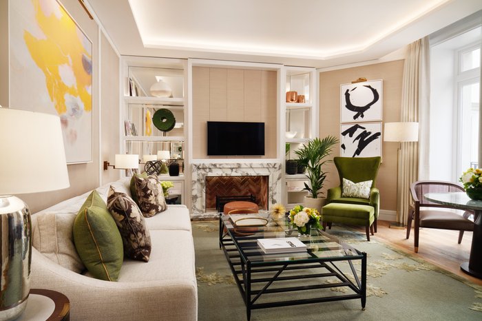 Top 10 Hotels with Room Service in London: Top Stays for Ultimate Comfort and Convenience