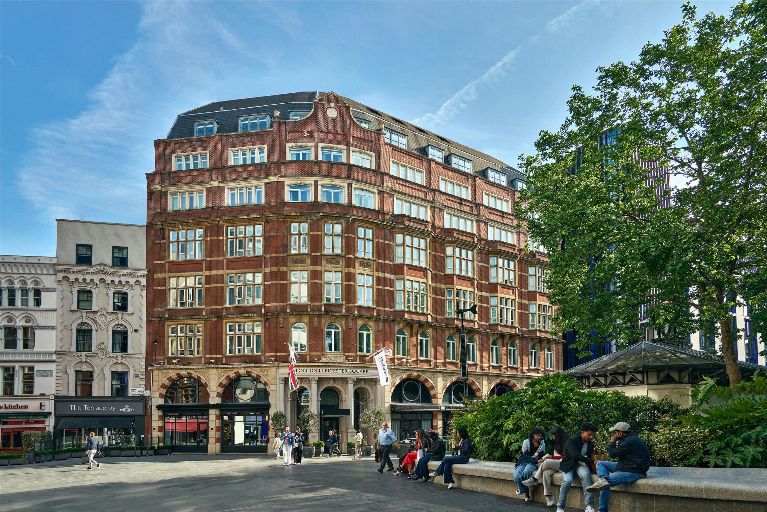 Top 10 Pet-Friendly Hotels in London: Your Ultimate Guide to Staying with Your Furry Friends