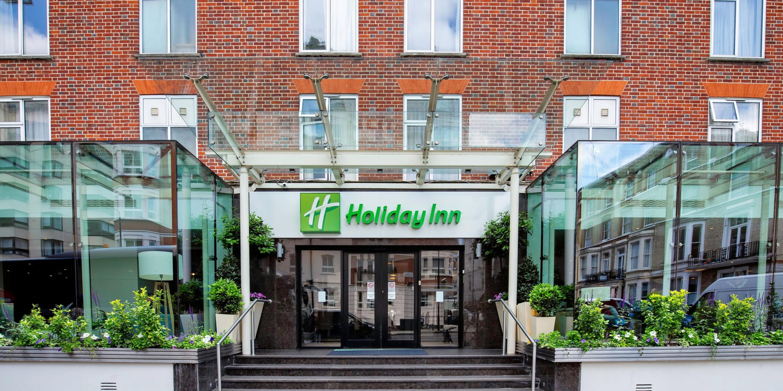 Top 11 Hotels Near The Shard London: Discover the Best Stays in the Heart of the City