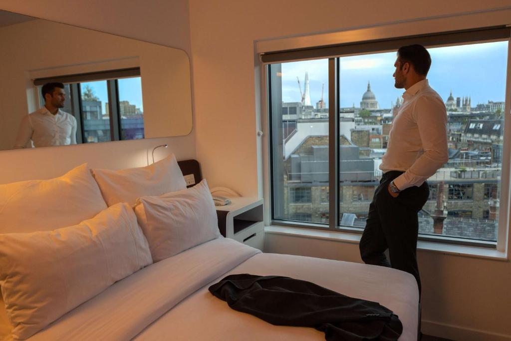 Yotel London City: The Ultimate Stay for Trendsetters and Explorers in the Heart of London