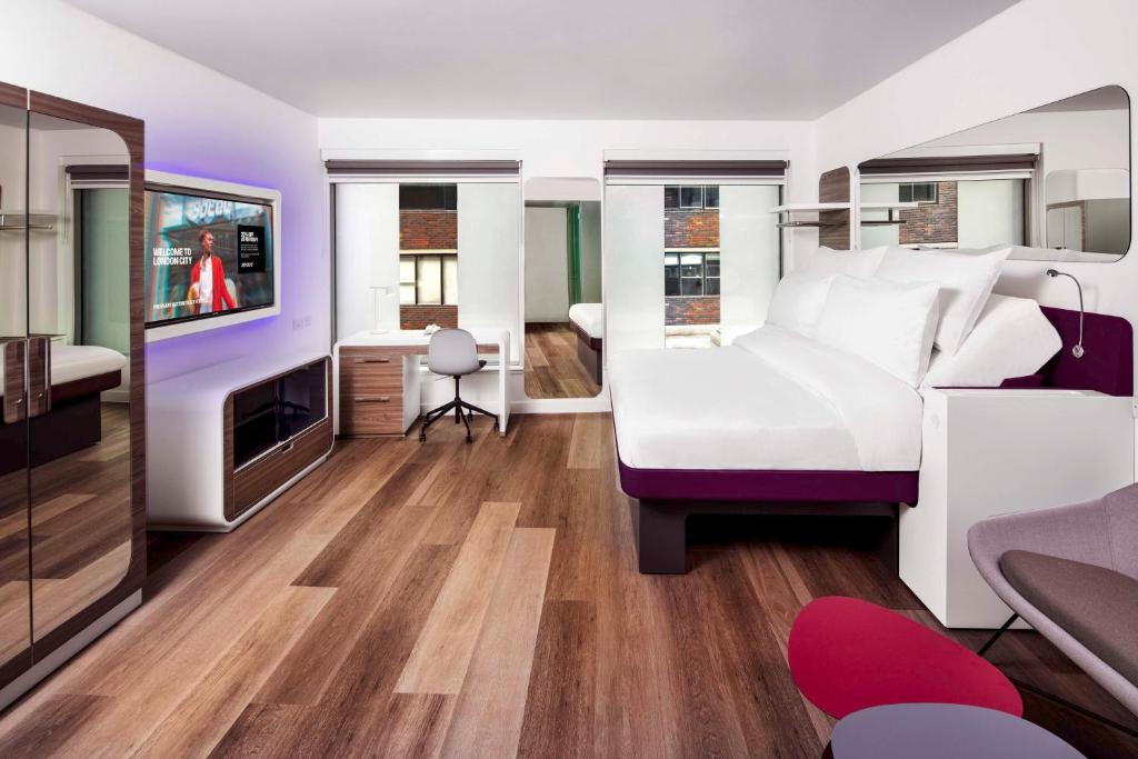 Yotel London City: The Ultimate Stay for Trendsetters and Explorers in the Heart of London
