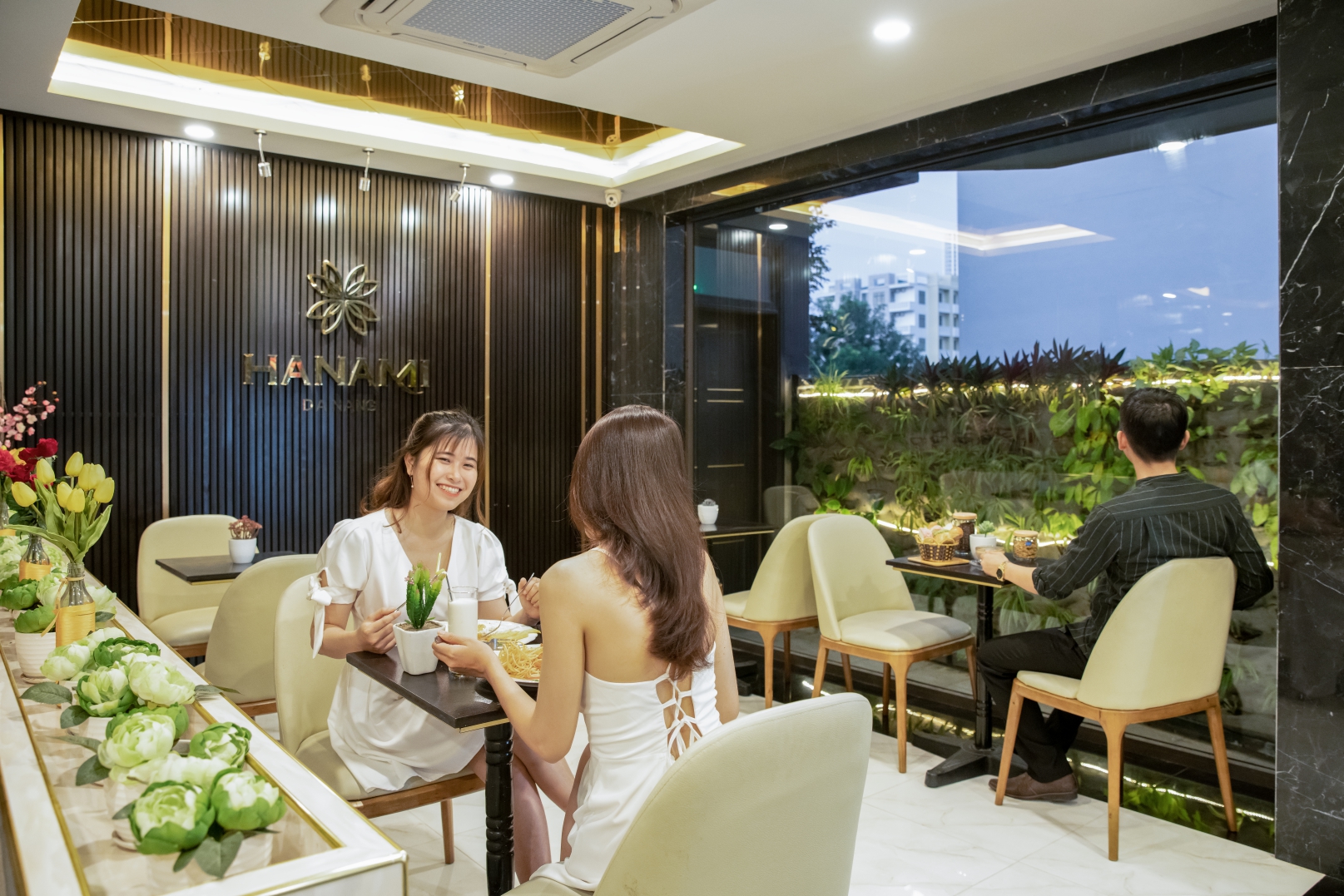 Hanami Hotel: A Modern Escape in the Heart of Da Nang’s Beautiful Beachside