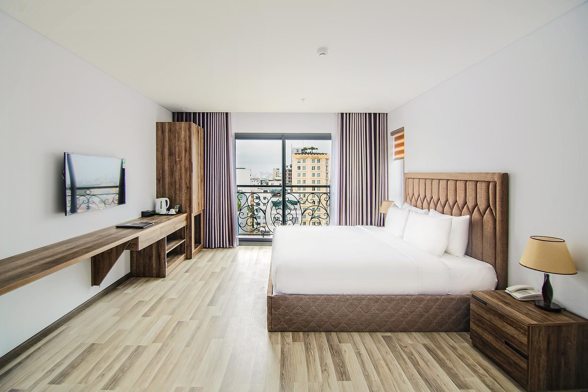 Sea Light Hotel: Your Ultimate Stay in the Heart of Da Nang&#8217;s Beach Paradise